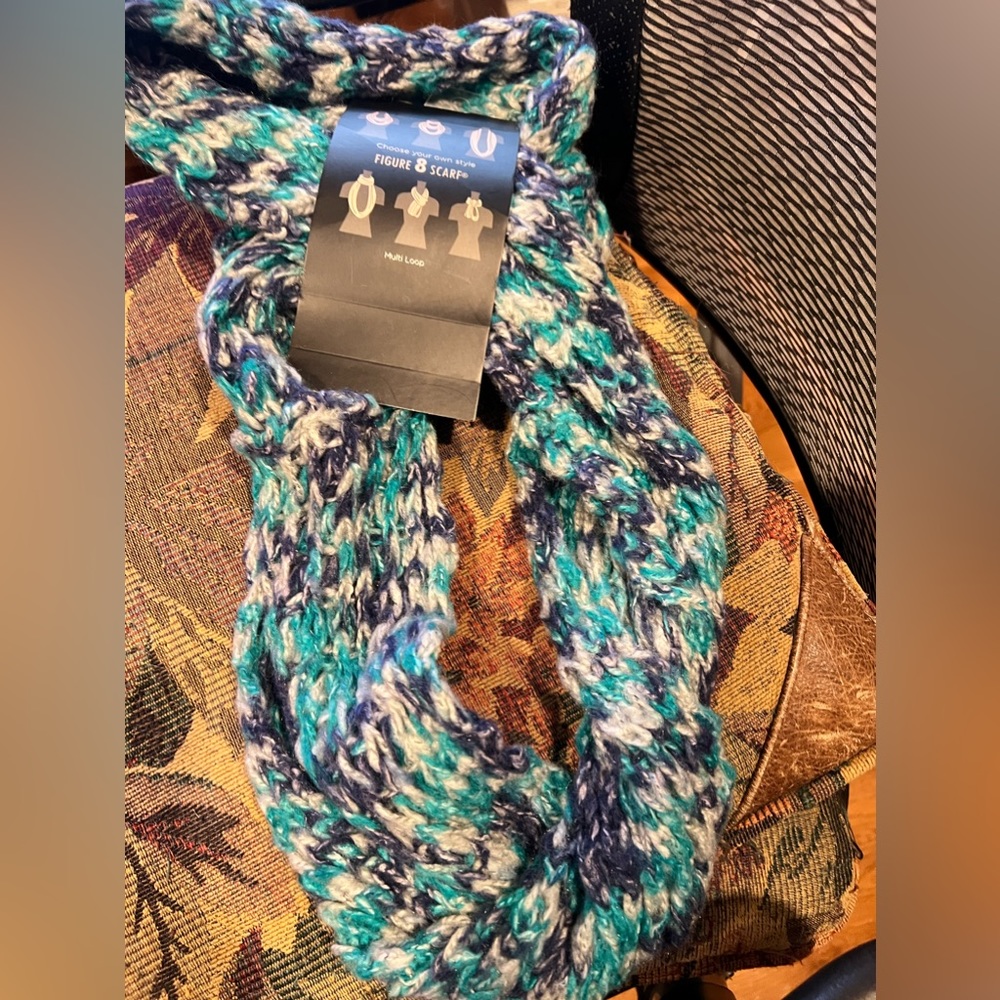 D&Y Figure 8 Scarf Women's Accessories NWT